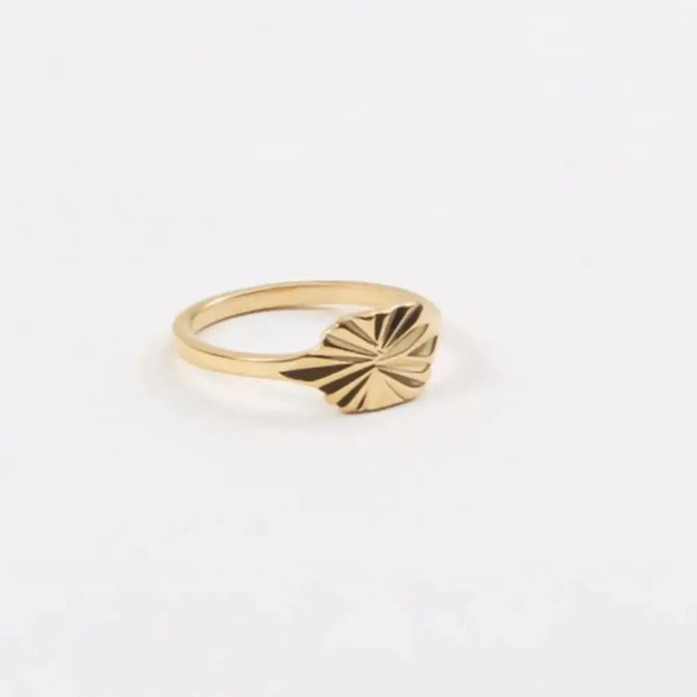 NEW yellow gold plated sunburst singlet ring jewelry size 8 B25A